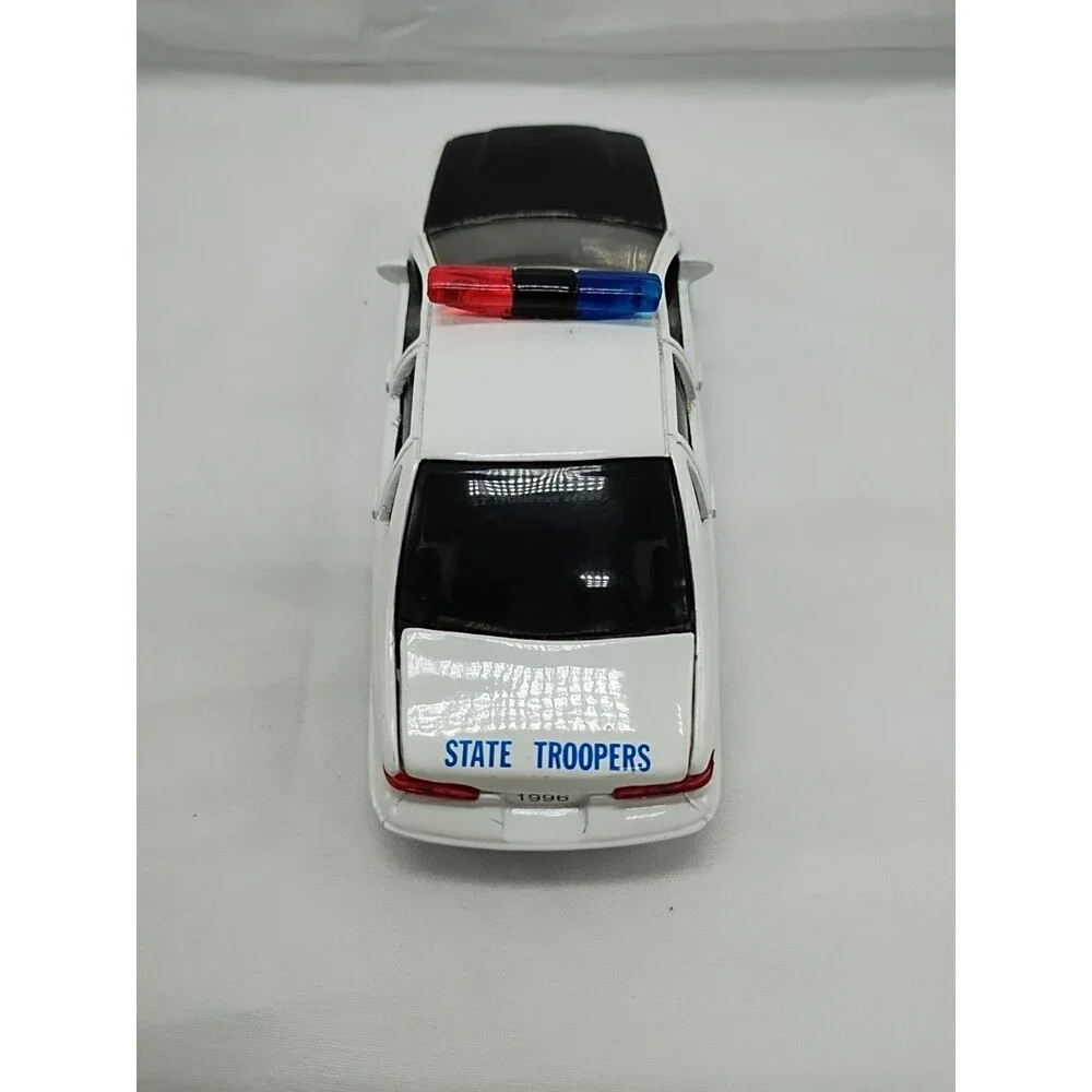 1993 Road Champs Chevrolet Caprice Alaska State Troopers Diecast Car 5